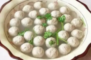 水汆丸子：鲜嫩弹牙的清汤美味秘籍